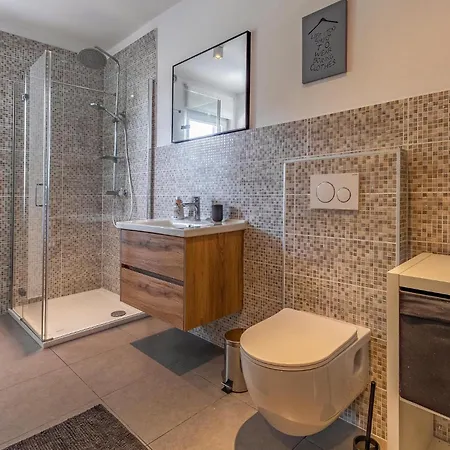 Holiday home Gorgeous In With Kitchen