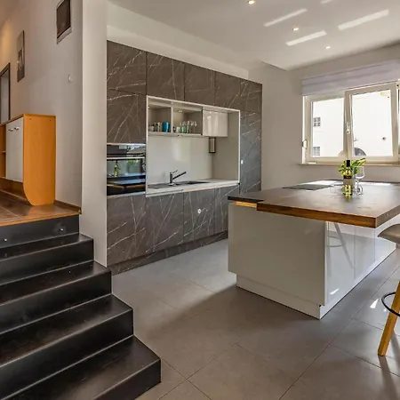 Gorgeous In With Kitchen * Šišan