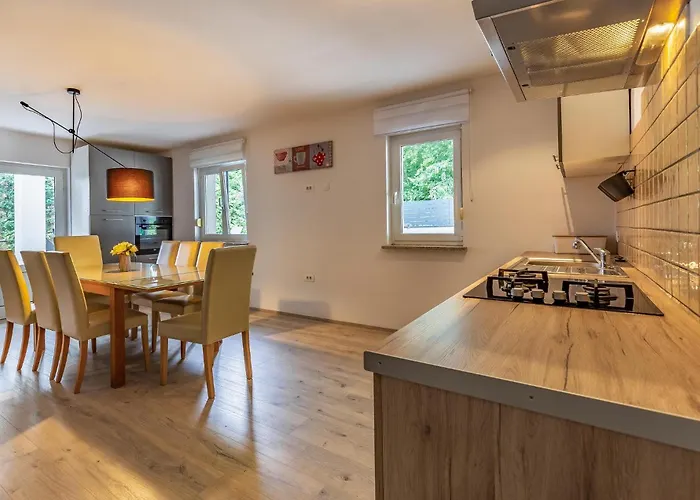 Gorgeous In With Kitchen