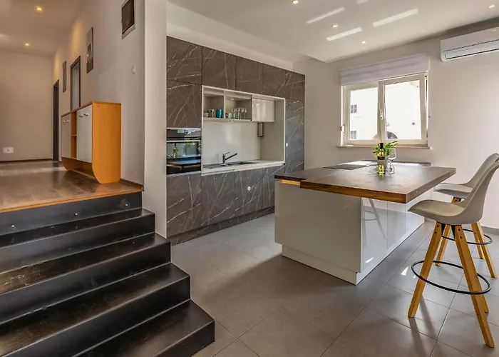 Gorgeous In With Kitchen * Šišan